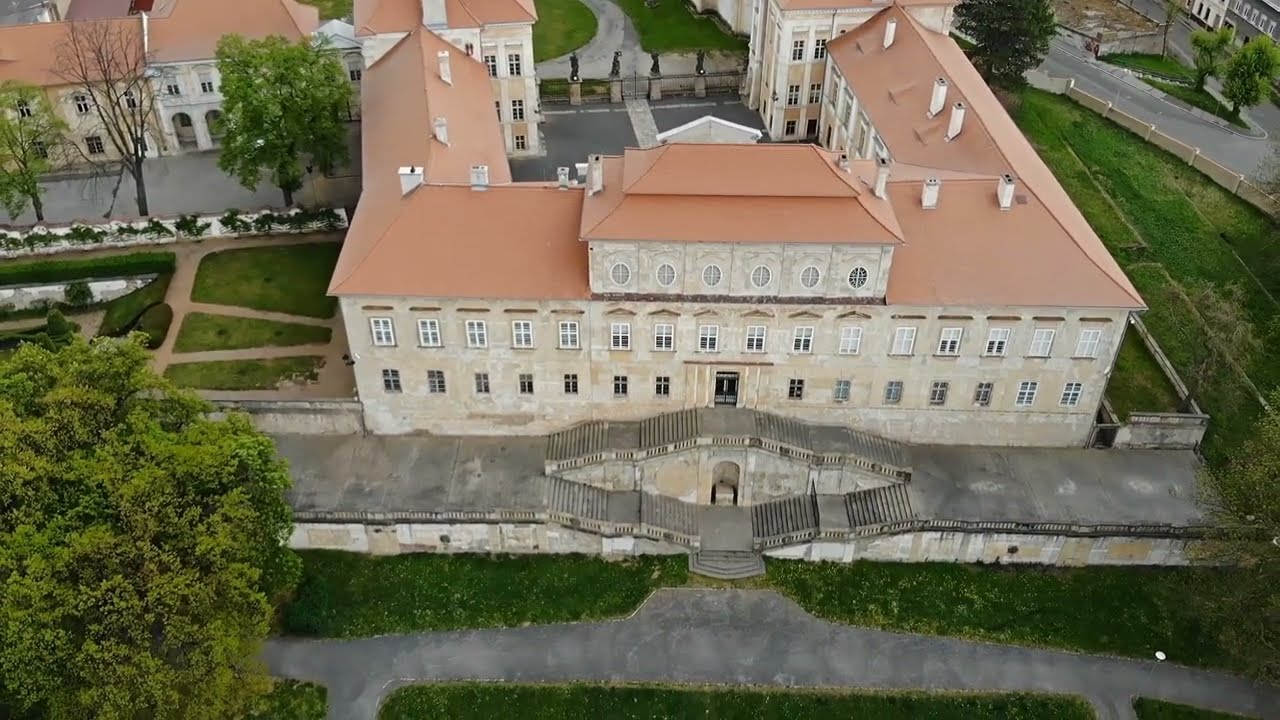 ZÁMEK  DUCHCOV