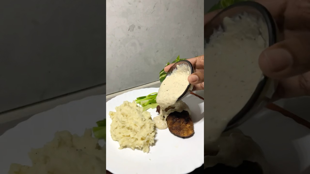 Chicken steak and mashed potatoes🎀🤍