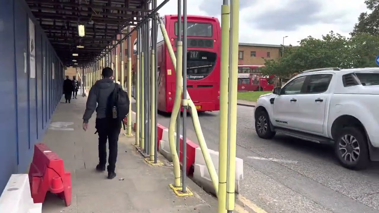 Walk to Gascoigne school