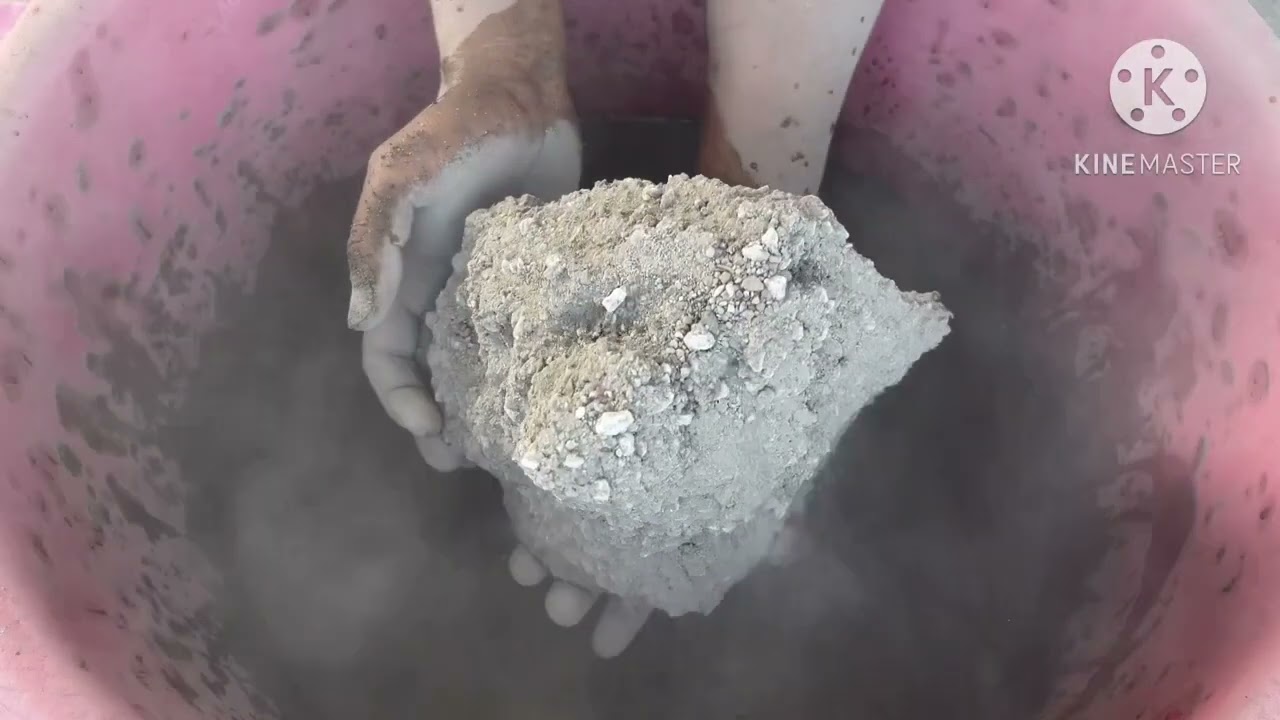 Asmr - Dusty 🌪️ sand cement crumbling in water 💦#oddlysatisfying 