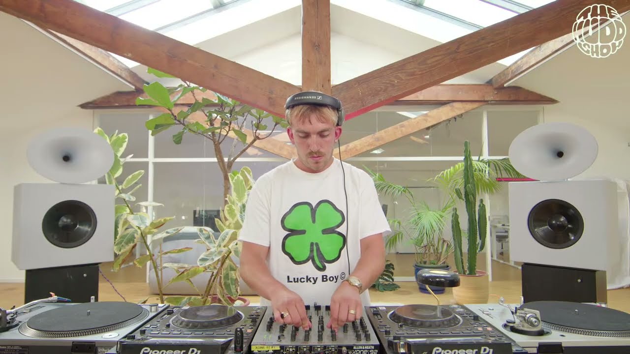 Tino | themuddshow x Global Swing