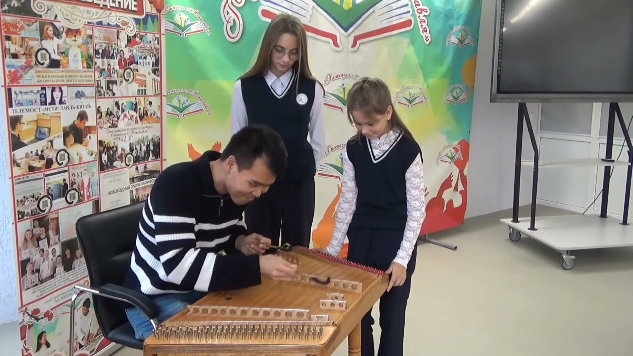 Китайцы умеют играть на цимбалах_the Chinese know how to play the cymbals