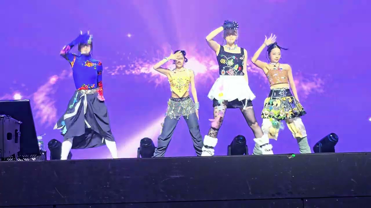 251022 VVUP (비비업) House Party @Comeback Showcase ‘House Party’ 