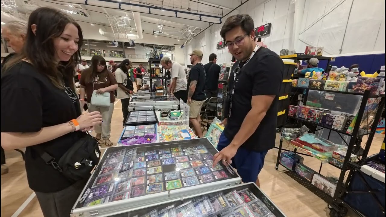 Взгляд продавца на выставку Card Expo в Хагерстауне, штат Мэриленд! Обмен карточками Pokémon и On...