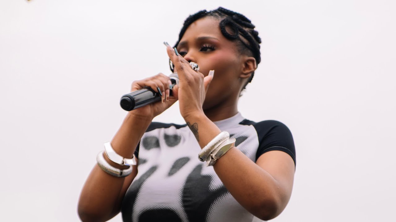 Lia Butler Live at the Mzansi Neosoul Picnic