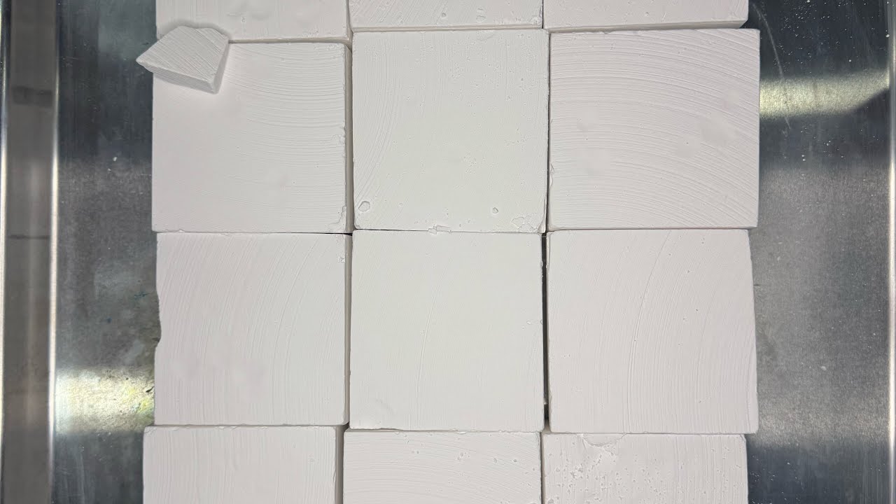 ASMR | Unbranded Gym Chalk Splits