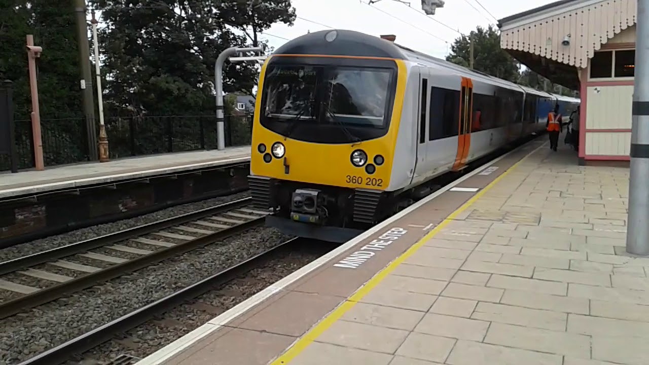 Trains at: Hanwell, GWML, 08/09/18