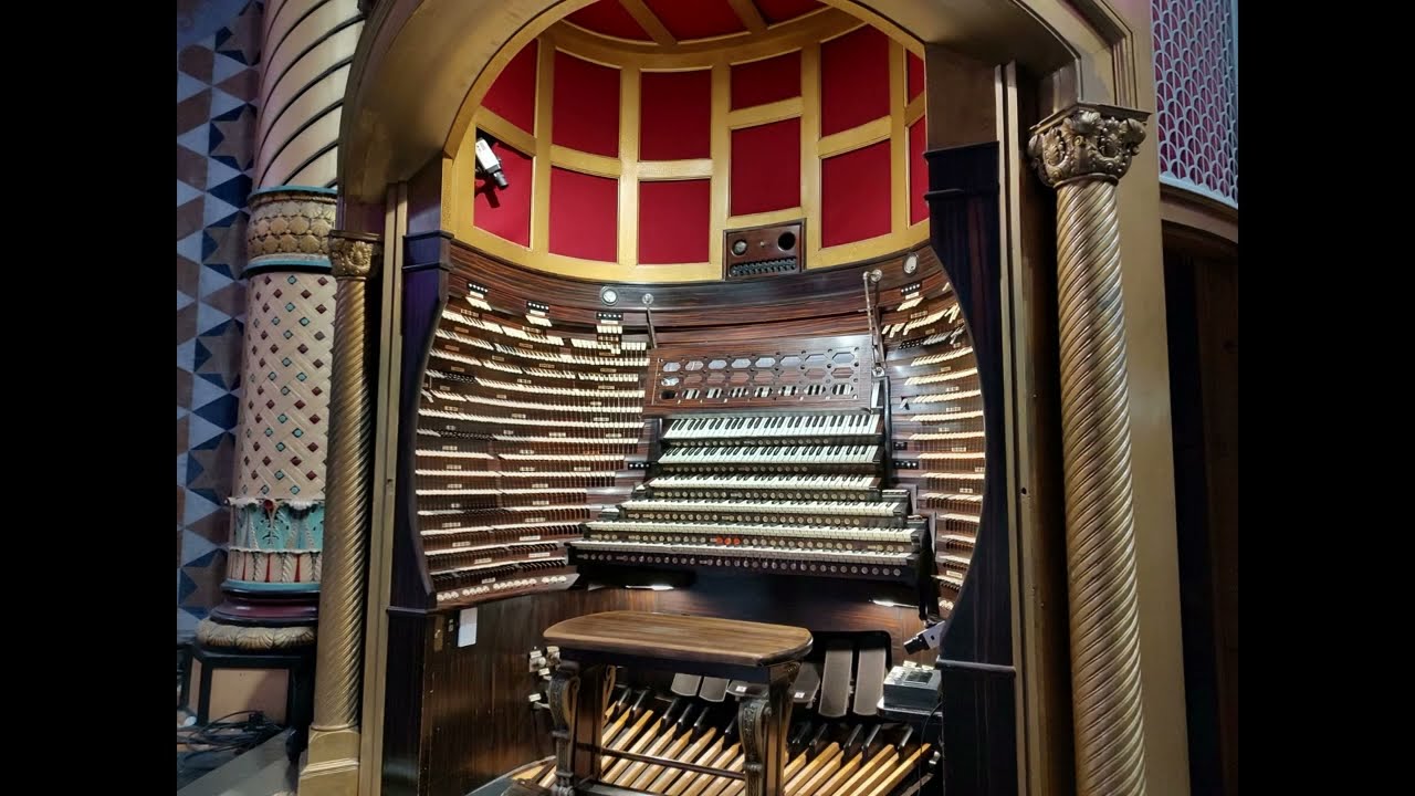 Improvisation on Two Nintendo Themes on the World's LARGEST Pipe Organ