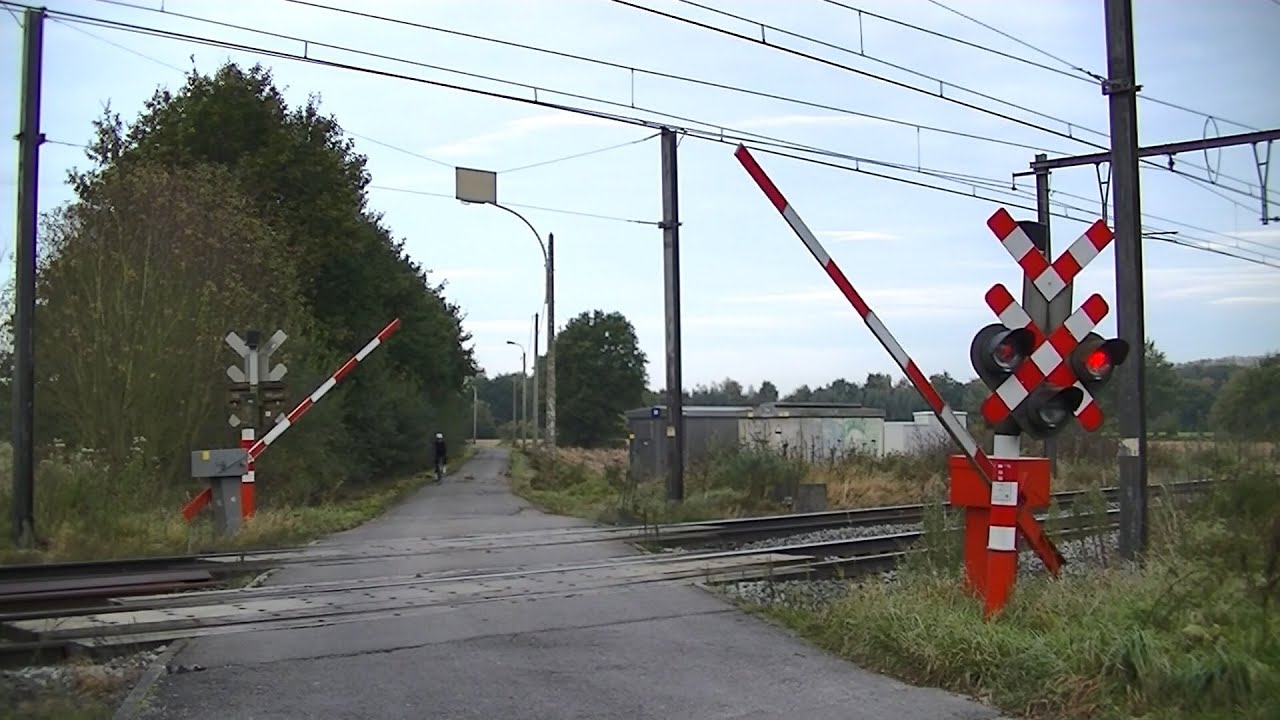 Spoorwegovergang Lier (B) // Railroad crossing // Passage à niveau