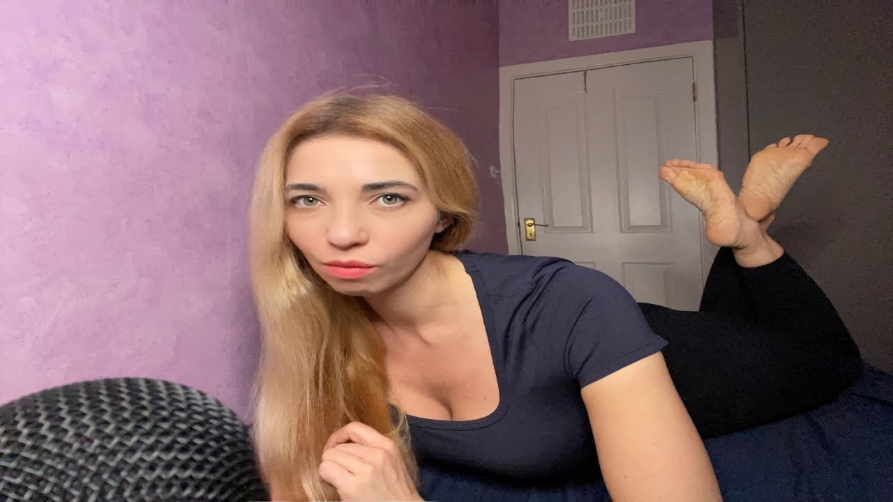ASMR-чтение для вас в позе (тихая речь и шепот)
