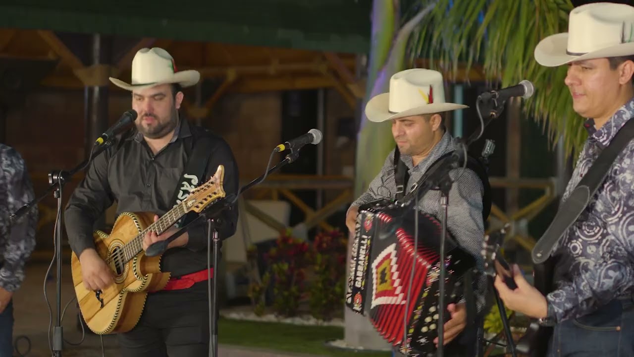 Y Andale luceros jr ft la bertiniza de culiacan
