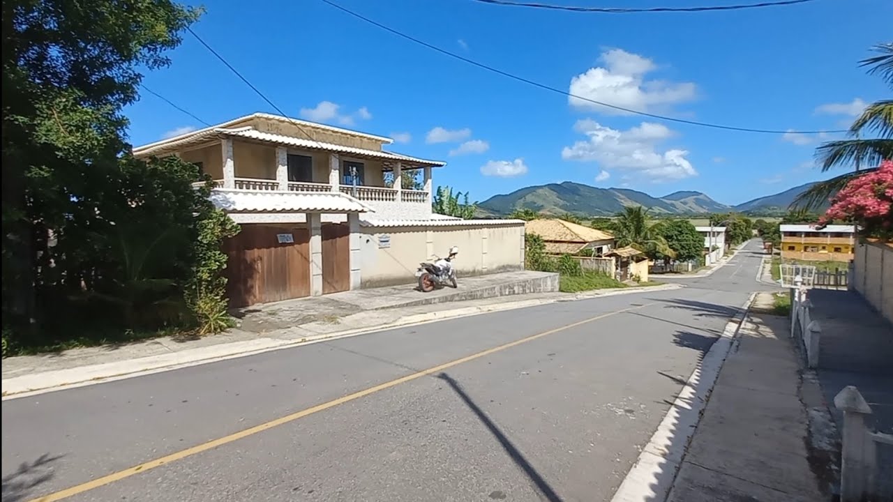CASA DUPLEX C/ QUARTOS, 4 BANHEIROS, 900M2 DE TERRENO,  À VENDA EM SAQUAREMA-RJ L.