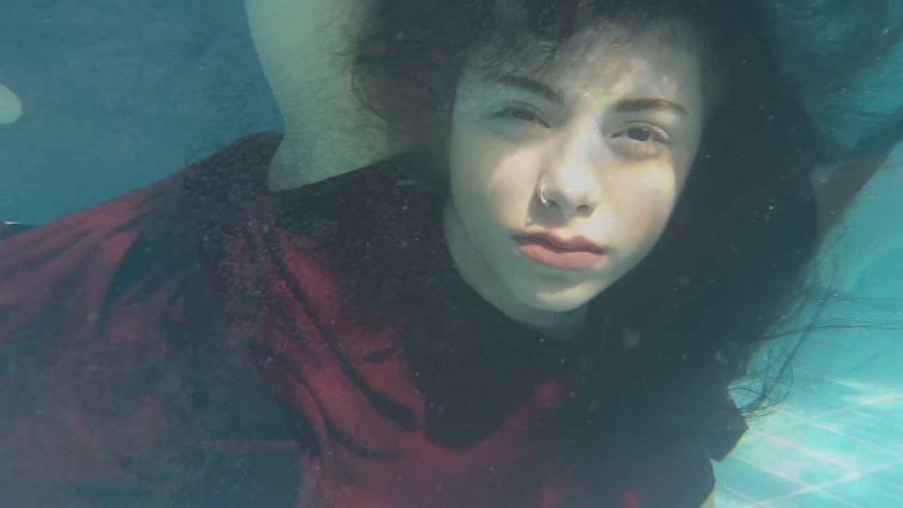 EMIGRE - Τα Μεγαλύτερα Ταξίδια | Ta Megalitera Taxidia (Official Video Clip)