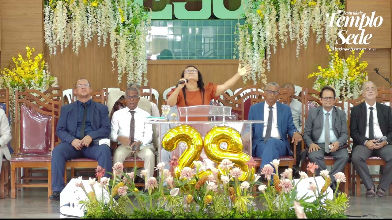 CANÇÃO PALAVRAS NA VOZ DA CANTORA VALMIRA DERIÓ FESTIVIDADE DO TEMPLO DA ASSEMBLEIA DE DEUS EM CATU