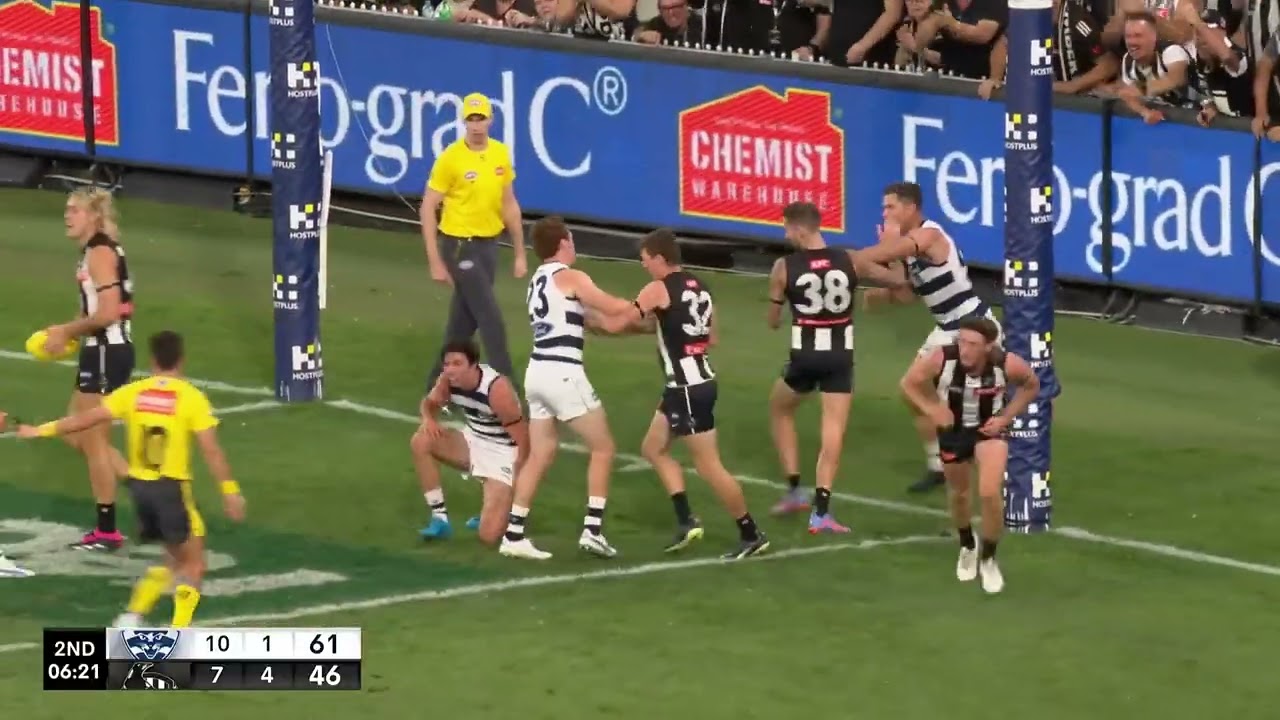 Darcy Moore runs down Ollie Henry