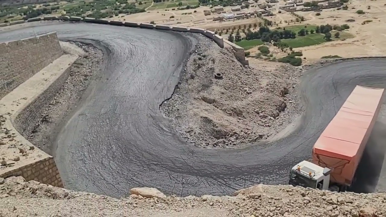 اليمن حضرموت  طلوع عقبة السوم ماشاءالله