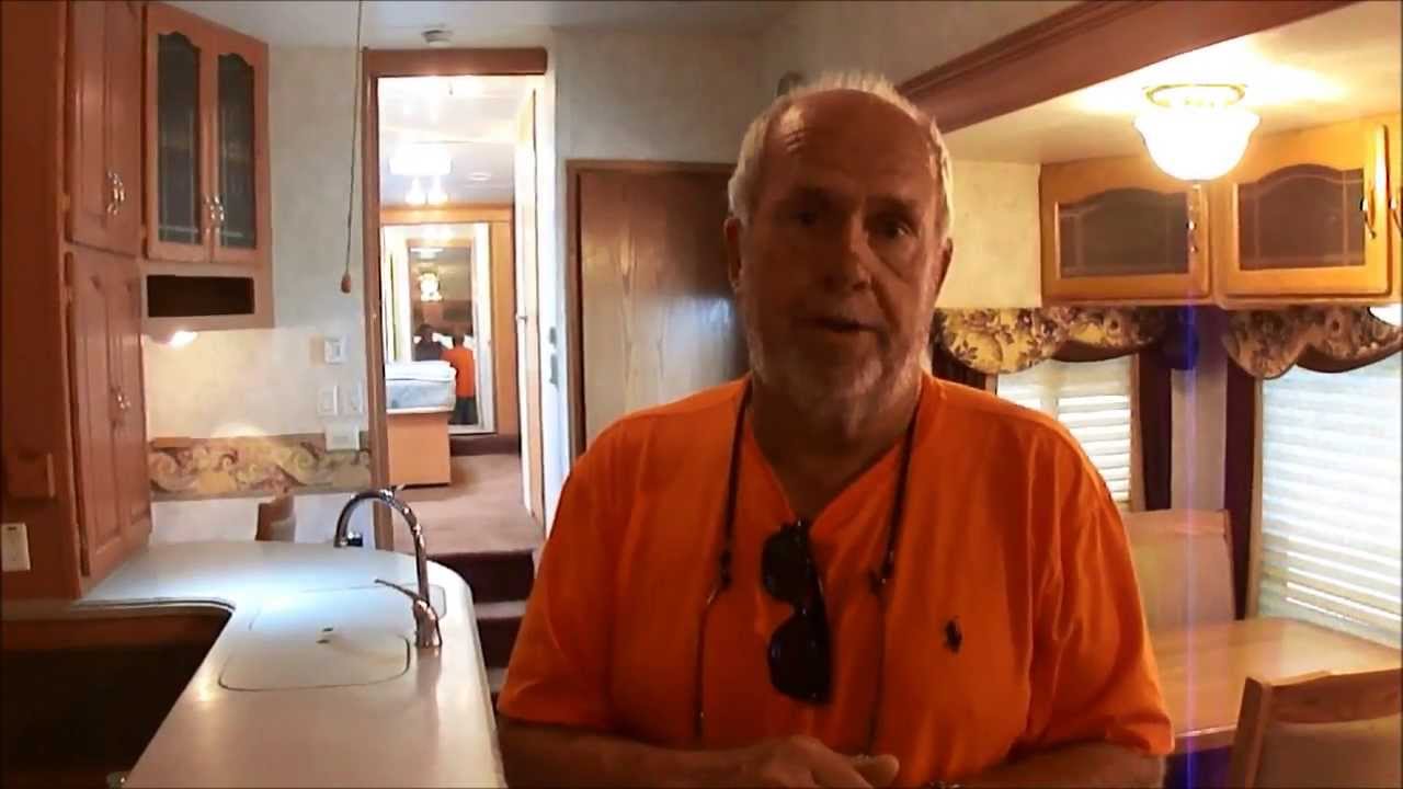 2004 Keystone Montana 3380RL Walkaround