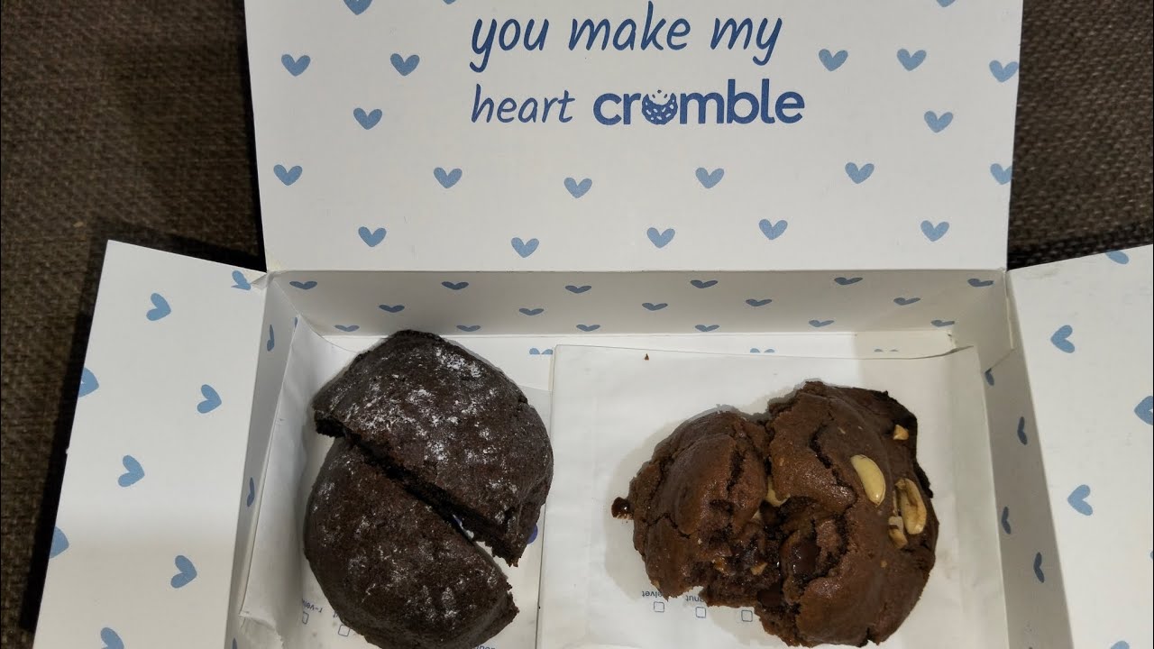 Review of Crumble new cookie | Review of Snickers crunch and triple chocolate lava cookie Crumble 