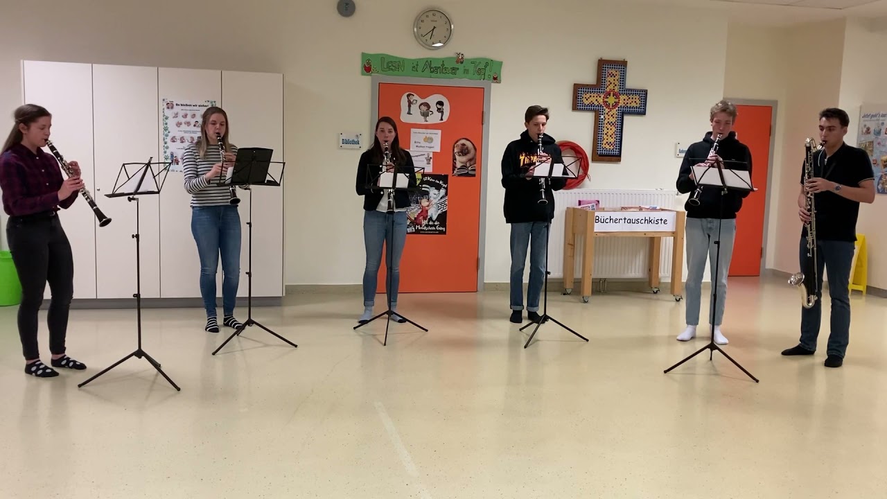 SLEIGH RIDE (Leroy Anderson) Klarinettenensemble - WINTER WONDERLAND (Felix Bernard) Noah Weißhaupt