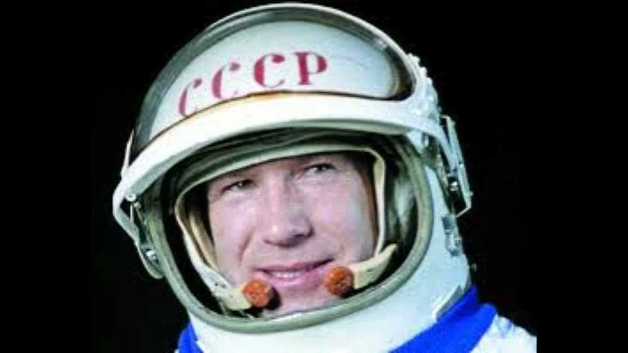 61 год назад   Первый в истории выход человека в открытый космос