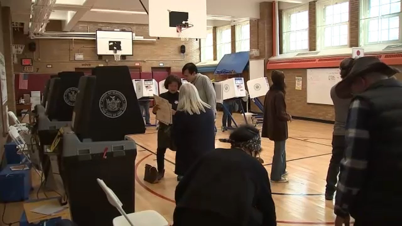 Voters frustrated after scanner issues at Queens election sites