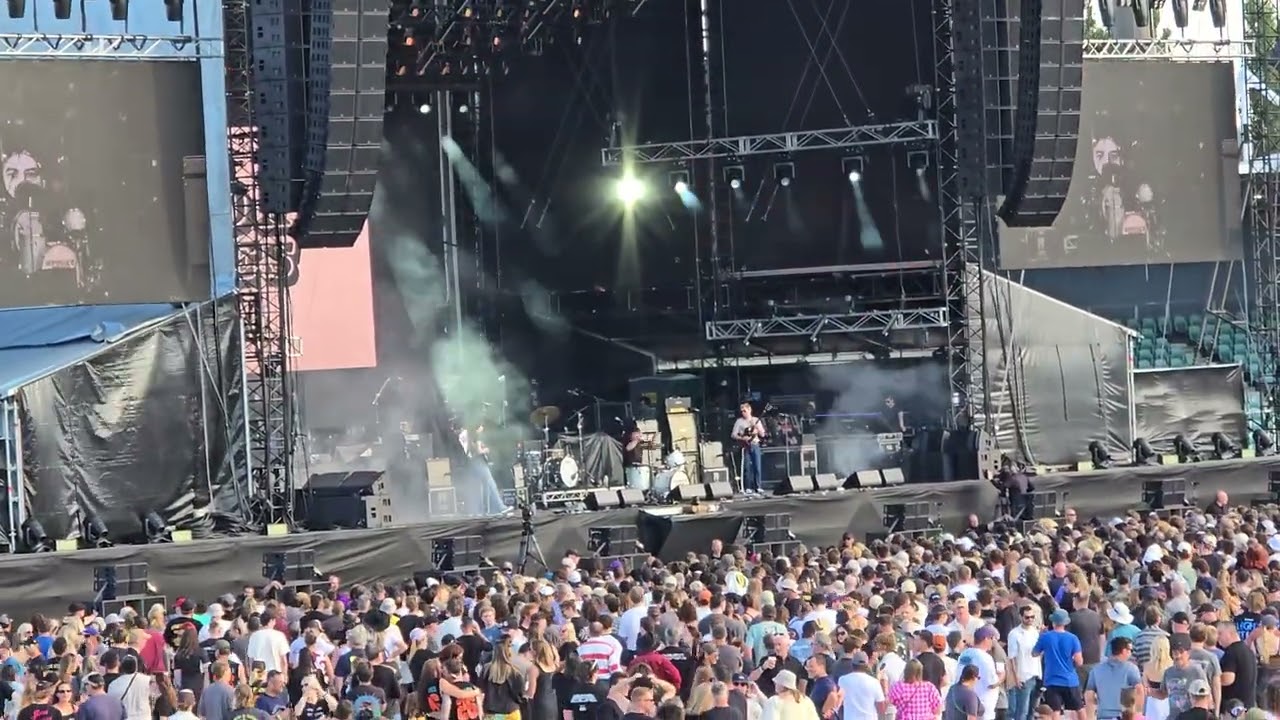 pooky eyes opening for Foo Fighters Launceston Show Jan 24th 2026 - 2 of 4