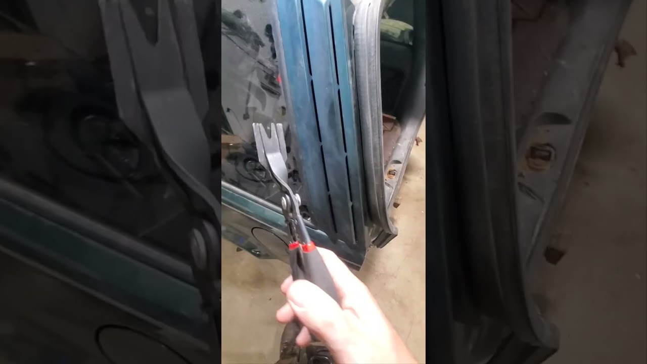 96 97 98 Jeep Grand Cherokee ZJ LIMITED Rear Side Vent Trim Removal 1996 1997 1998