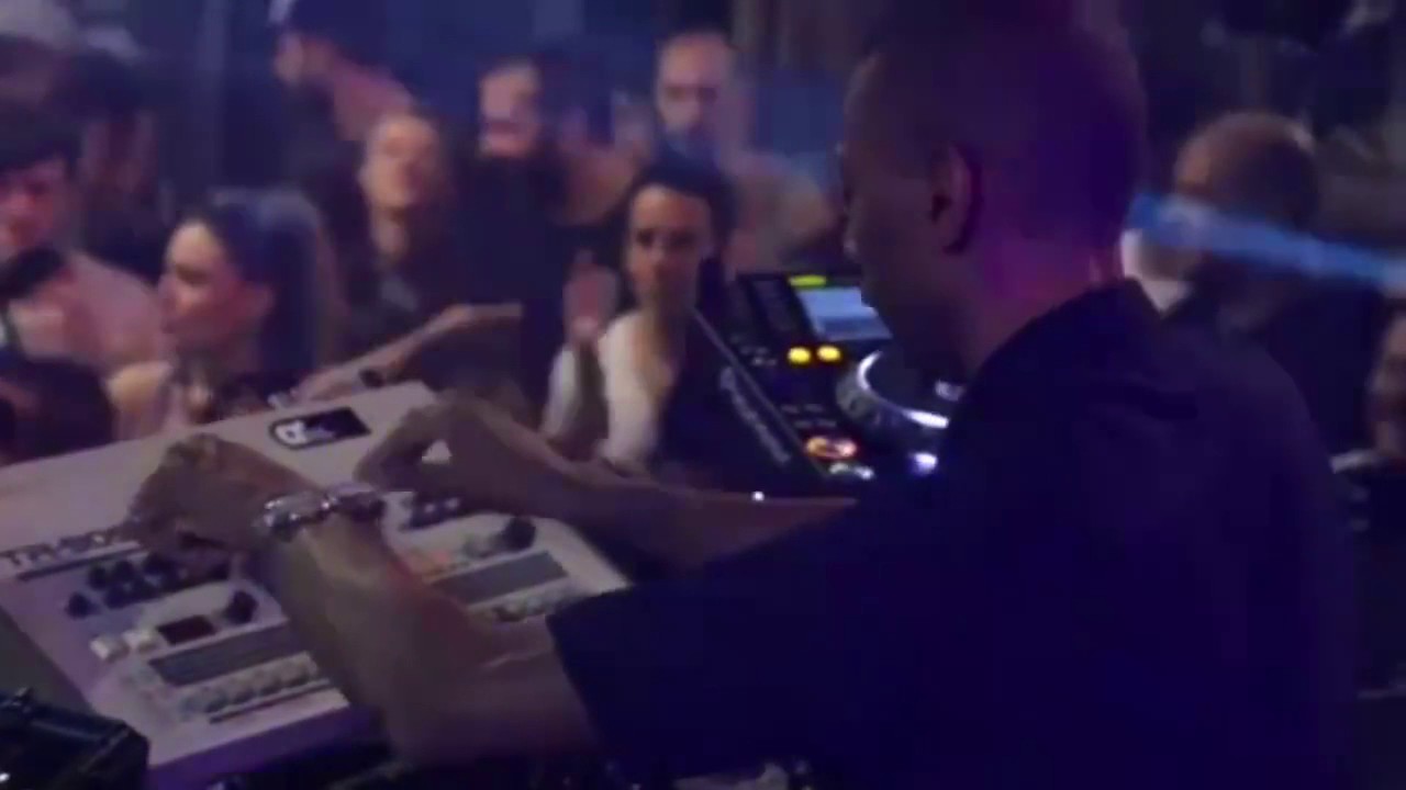 Jeff Mills Magic Fingers on Roland TR-909