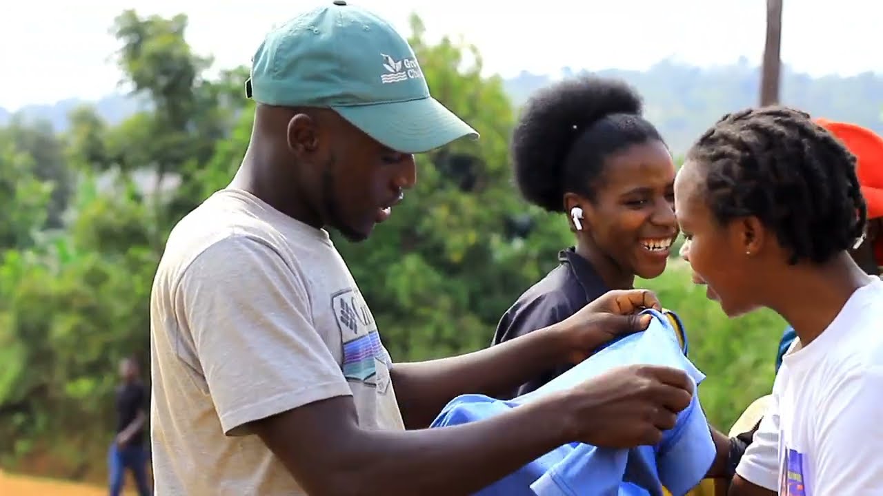 Abazunguzayi bararakaye 1200frw agura umwenda | Uzagurire ahandi