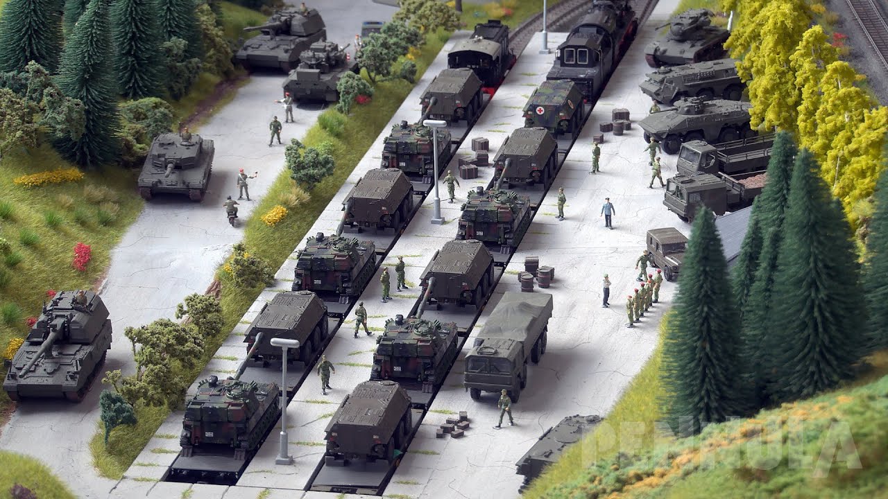 Märklin Modellbahn Militärzug und Panzerzug Bundeswehr mit Dampflok - Militärmodellbau Spur H0