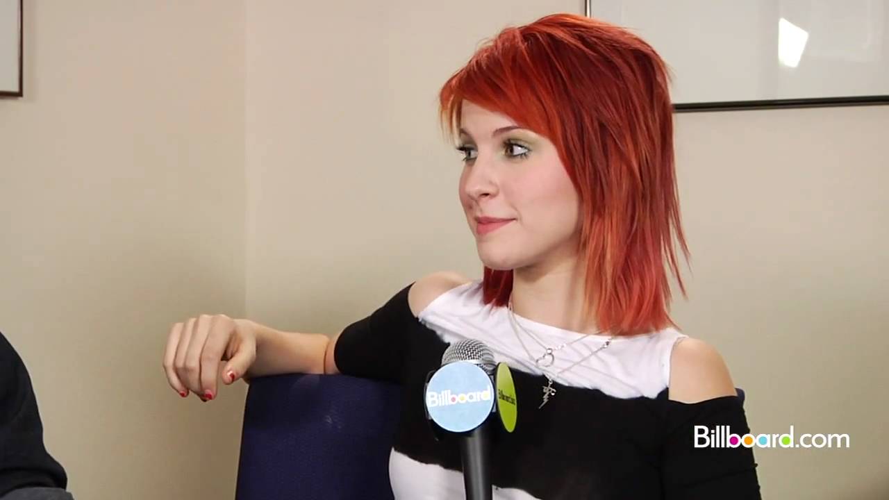Paramore Chats About Staying Friends! (Q&A Part 6 of 6)