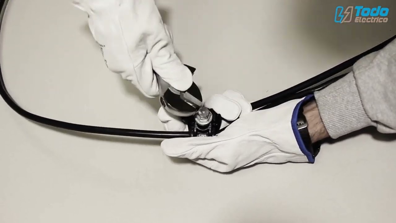 Conectar cables con corriente y derivar electricidad con seguridad, con conector aéreo CP03 ⚡🔌