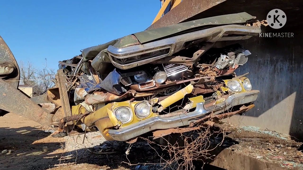 Crushing junkyard muscle cars! 1960s & 70s Pontiac Lemans, Firebird, Ventura, Cutlass Cougar + more!
