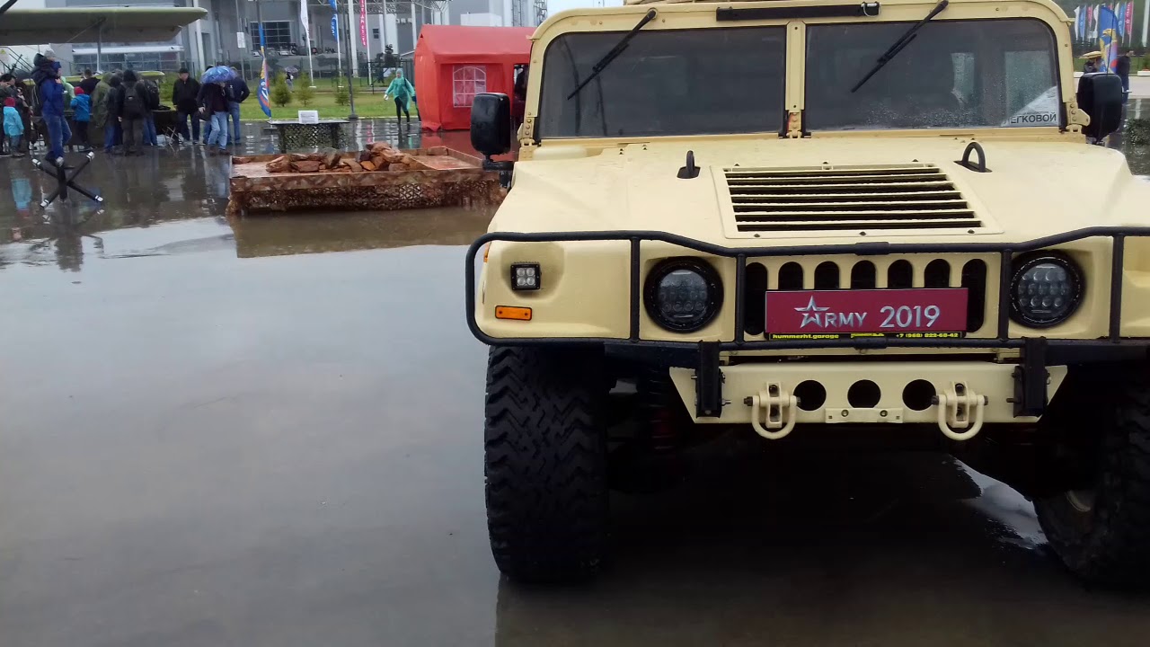 Военный Хаммер в России.