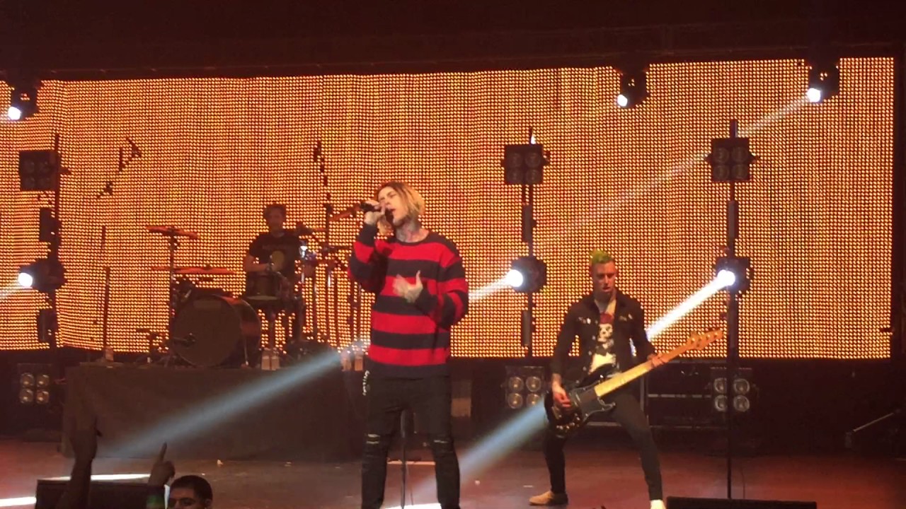 FALLING IN REVERSE - 