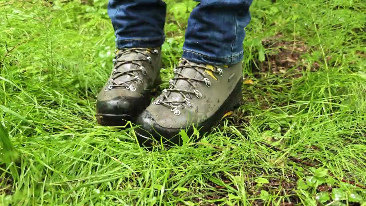 Grass crush into mud ~ Zamberlan hiking boots 🥾