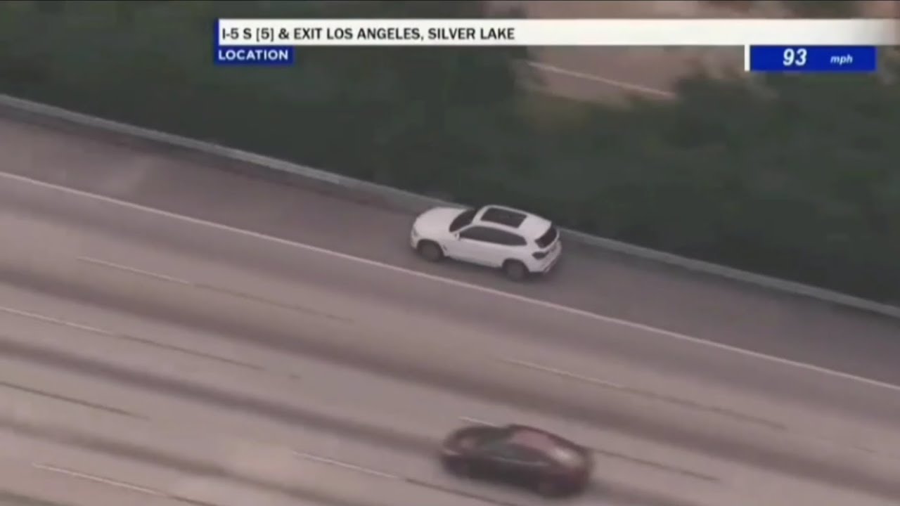 Police chase burglary suspects in BMW X5; Suspects crash and bail (February 24, 2026)