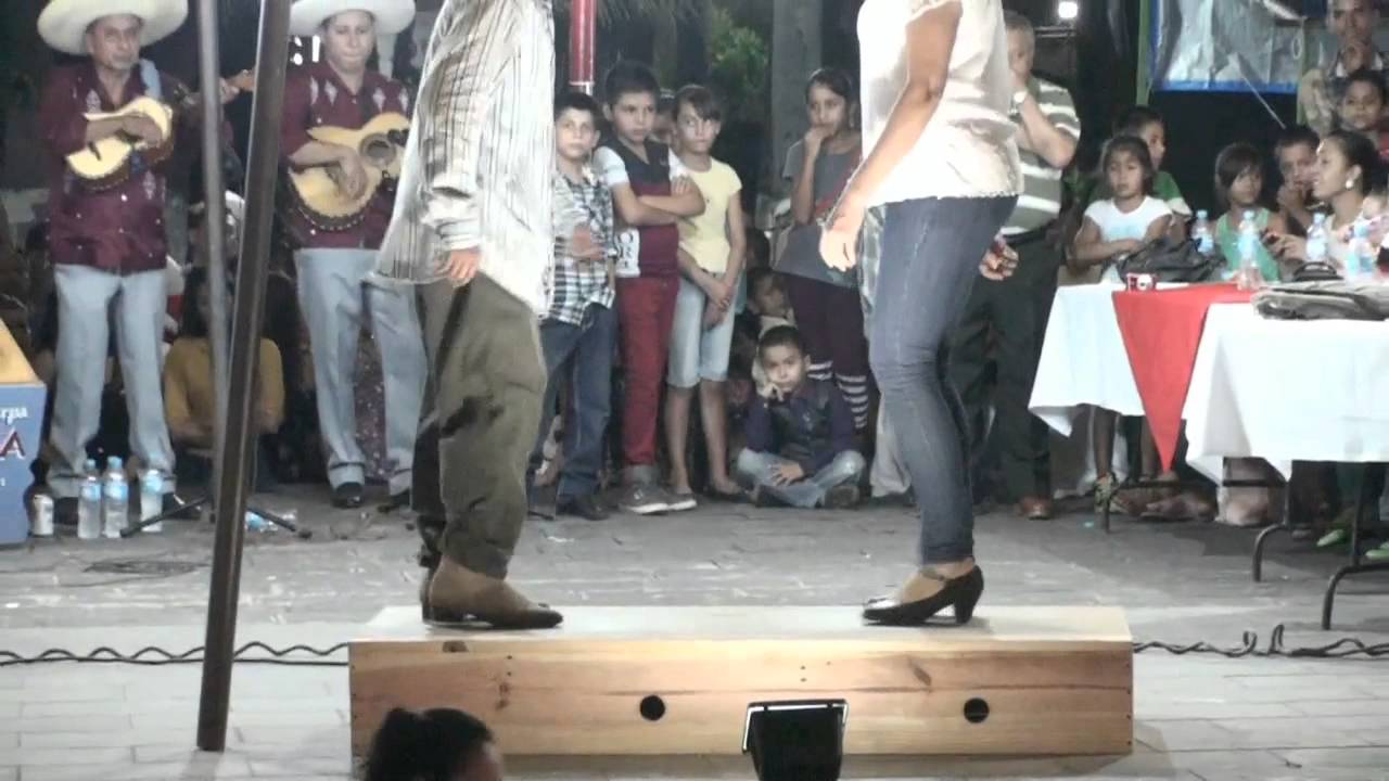 Baile de tabla zapateado de tierra caliente region Huacana