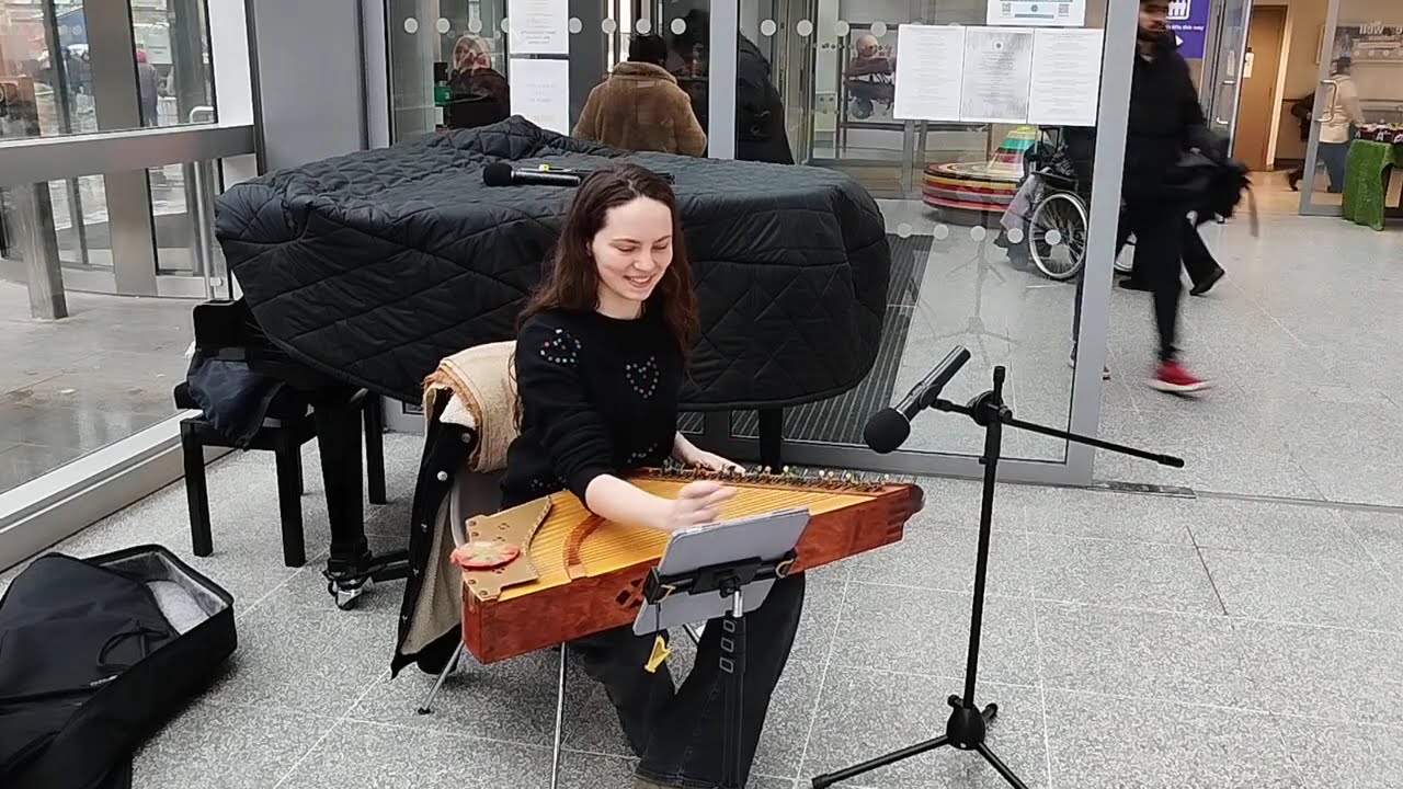 Music @ The Royal London Hospital - Expert player of the Lithuanian kanklės Emilija Karaliūtė shines
