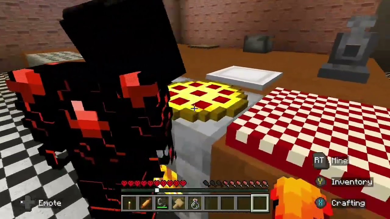 Work At A Pizzaria (HORROR MAP) [MCPE]