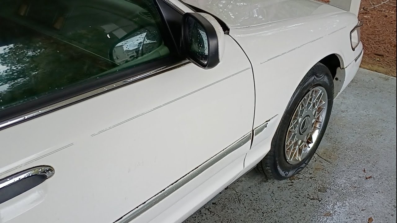 Fixing Rust On The Car With Spray Paint 