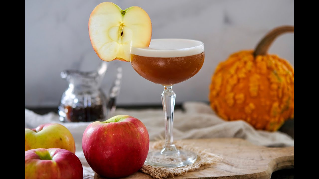 Cocktail Recipe: DELICIOUS Apple Pie Bourbon Cocktail by Everyday Gourmet with Blakely