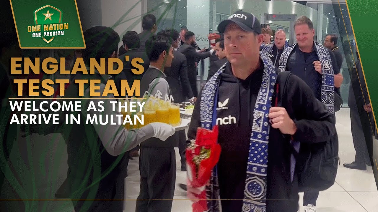 England's Test team receives a traditional welcome as they arrive in Multan! 🛬 