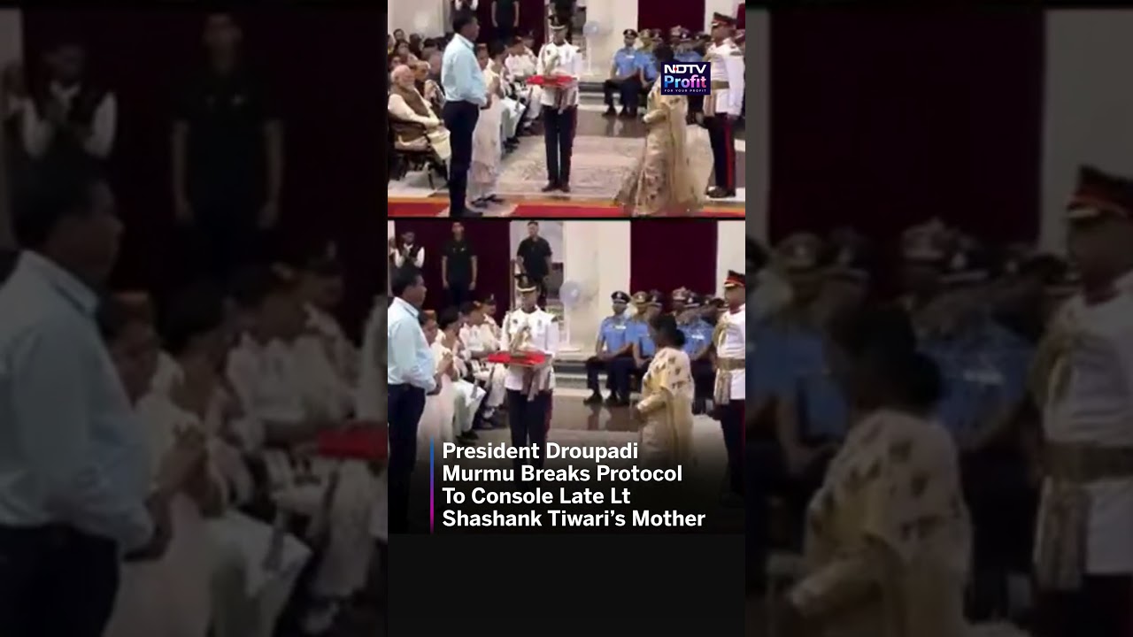 Emotional Moment As President Murmu Consoles Late Lt Shashank Tiwari&rsquo;s Mother | #shorts