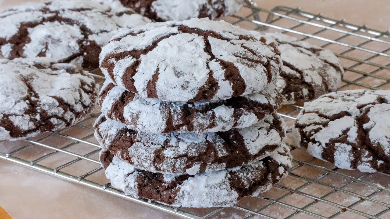 Galletas craqueladas de chocolate