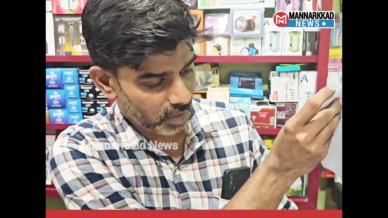 500 രൂപ നോട്ടുകൾ പൊടിയുന്നു