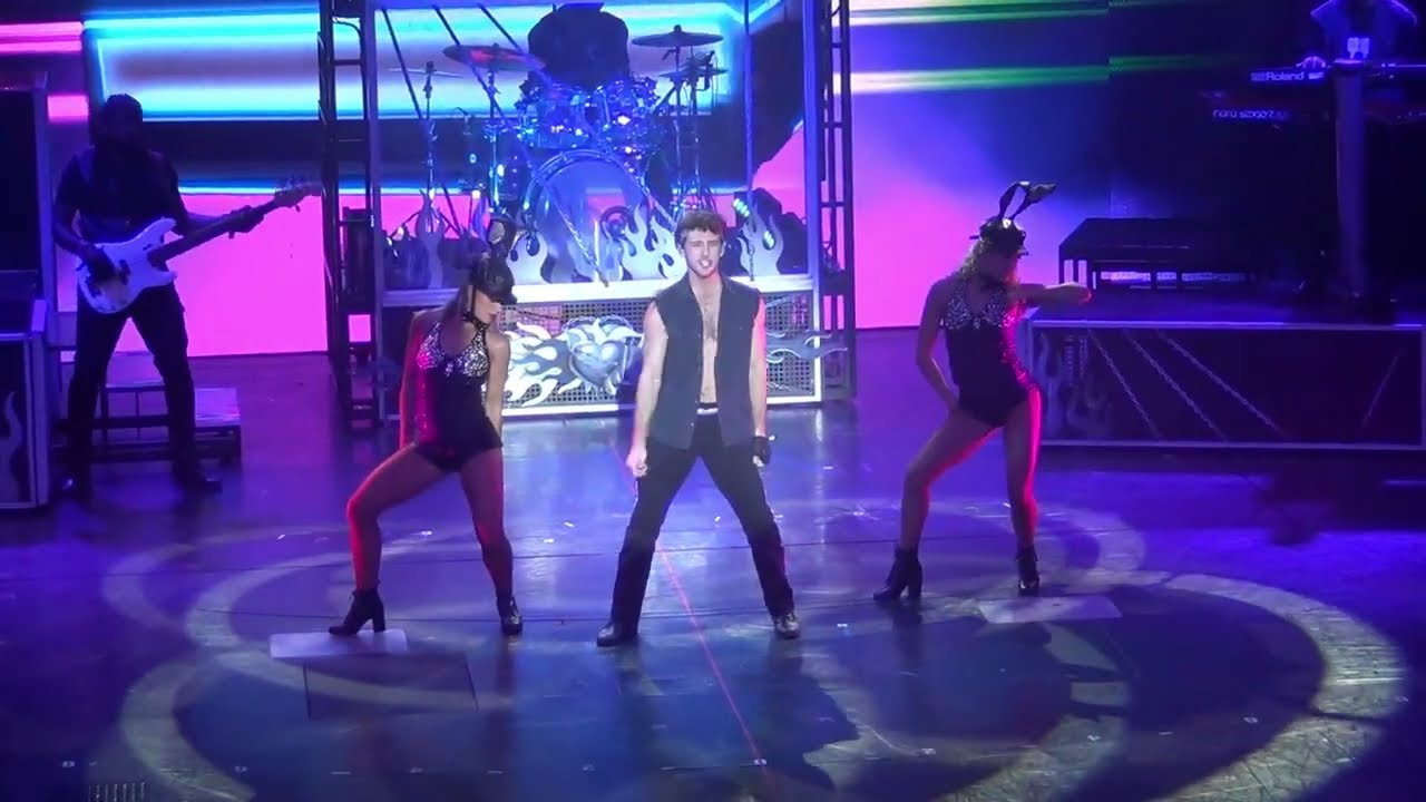 2025047 - Carnival Dream Cast - America Rocks