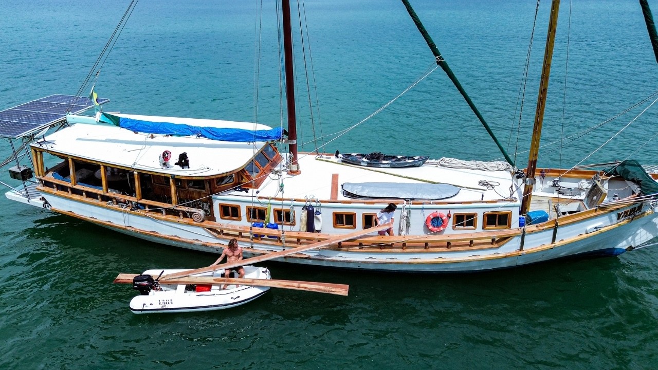Building a Wooden Boom Onboard: Our Gaff Rig Conversion Begins! — Sailing Yabá 296