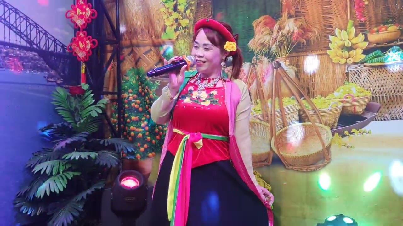 Ánh Tuyết thể hiện 