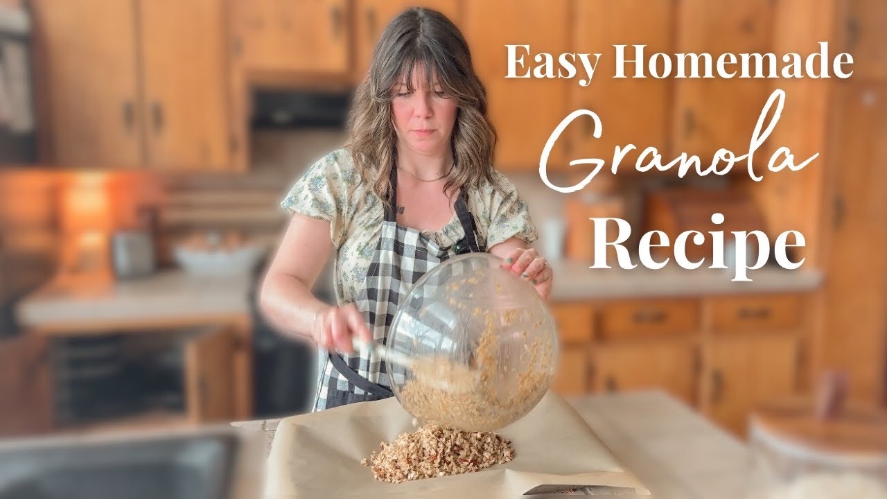 Easy Homemade Granola Recipe (Crunchy & Simple)
